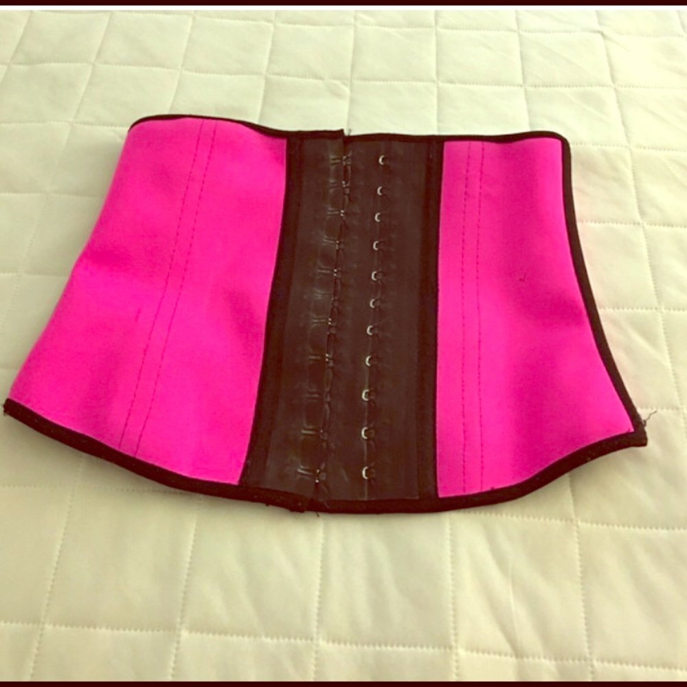 Ann Cherry Waist trainer